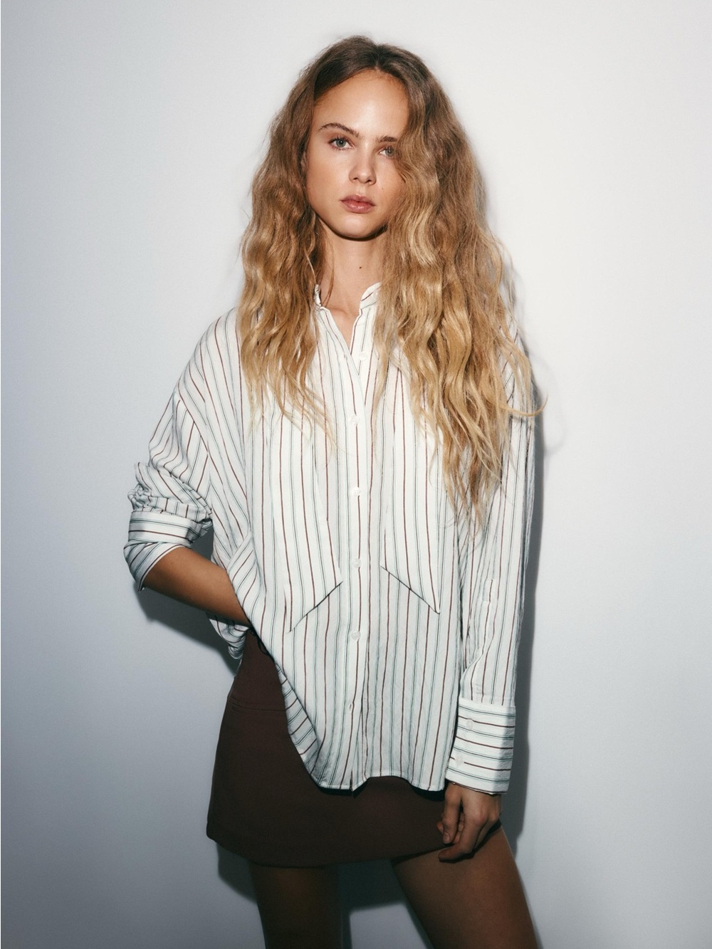 Zara Brandnew S- White Button-Down Shirt with Thin Brown Stripes